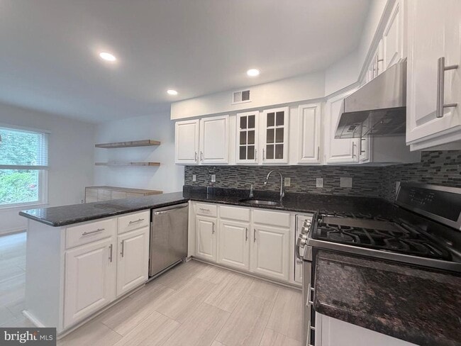 Photo - 7418 Crestberry Ln