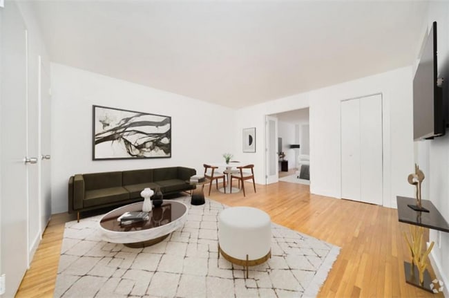 Building Photo - 344 E 63rd St Rental