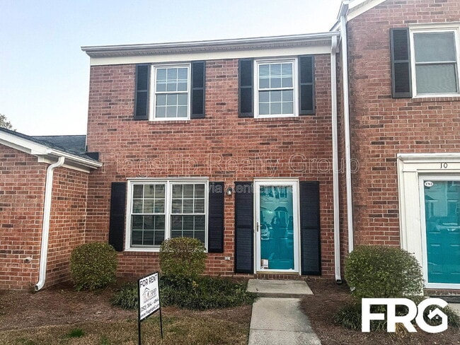 Photo - 2700 Thackery Rd