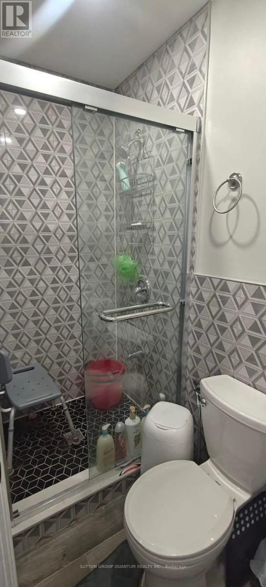 Photo - 574 Crerar Ave