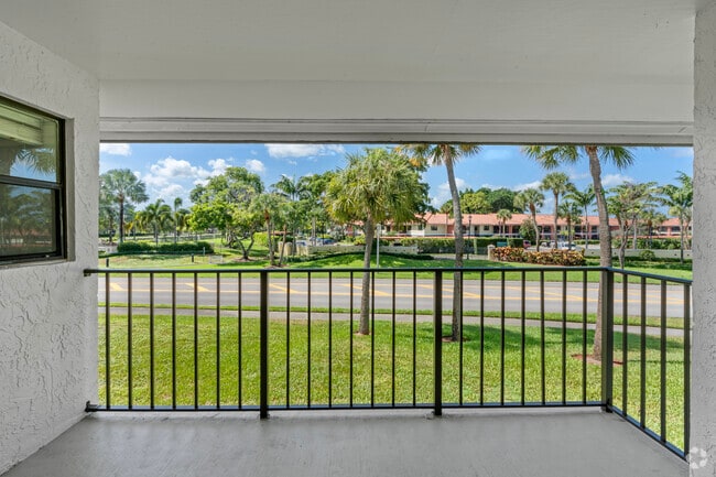 2BR, 2BA - 1,187SF - Balcony