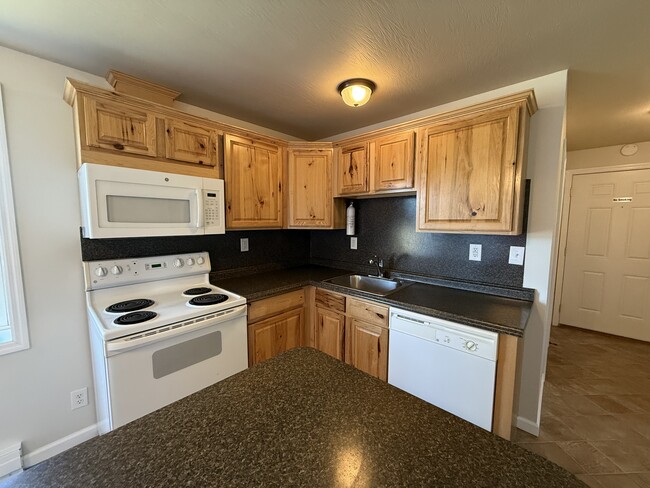 Building Photo - Country Aire Lane Apartment Homes Unit 4