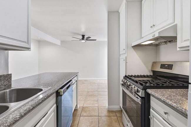 Photo - 18620 Hatteras St Unit 229