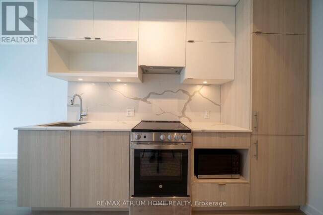 Photo - 100 Queen St E Unit 3707