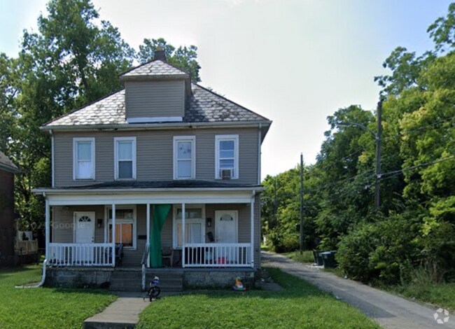 Building Photo - 1455 E Mound St Rental