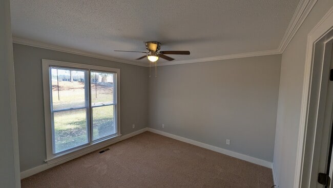 guest bedroom - 805 Spring Ln Unit Spring Oak