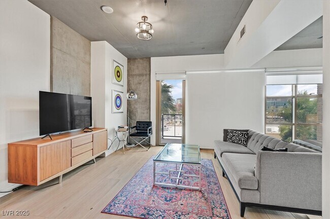 Photo - 353 E Bonneville Ave