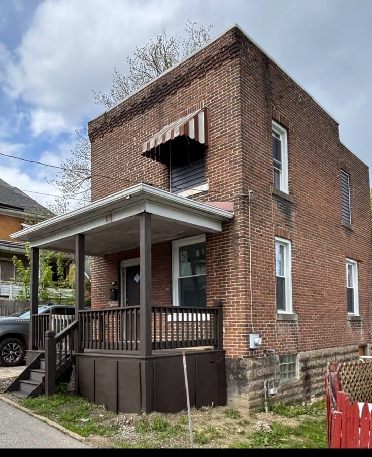 Photo - 105 S 9th Ave