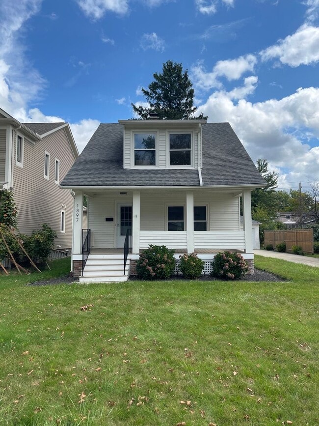 Photo - Charming Bungalow