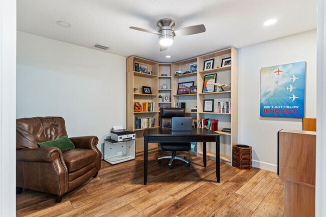 Photo - 6611 Surfside Blvd