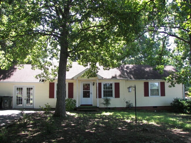 --- Very Nice Ranch Style Home --- - --- Very Nice Ranch Style Home ---