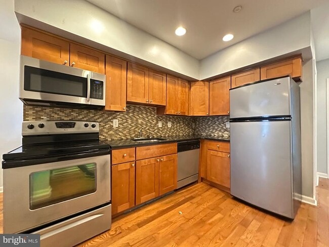 Photo - 1835 N Bouvier St