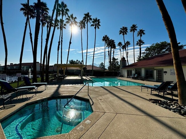 AVAILABLE NOW!! 1 Bed / 1 Bath Condo in Palm Lake in Palm Desert! - AVAILABLE NOW!! 1 Bed / 1 Bath Condo in Palm Lake in Palm Desert!