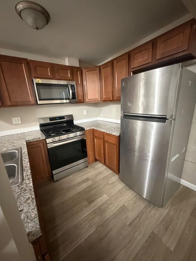 Photo - 1 Bedroom Apartment |UTILITIES EVERYTHING INCLUDED! Unit 47 Rhodes F