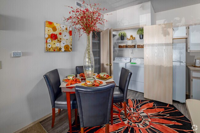 Custom - 2BR, 2BA - 989SF - Dining Area
