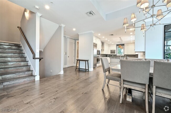 Building Photo - 433 5th St S Rental