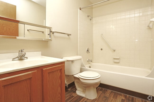 Photo - Manor & Chateau Apartments