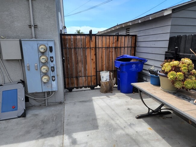 Photo - 3549 Highland Ave