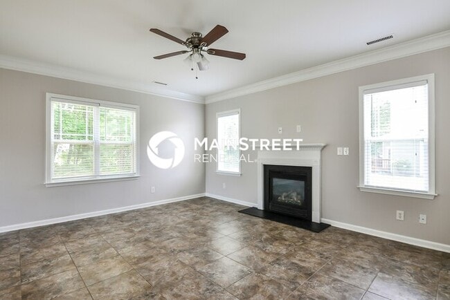 Photo - 4 Bedroom Pet-Friendly Home in Clayton, NC with Main Street Renewal