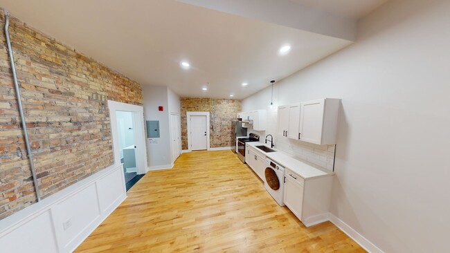 Building Photo - 1030 S Holmes St Unit #109 Rental