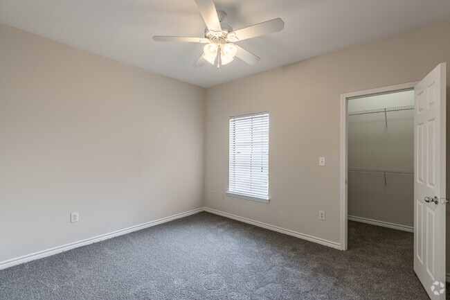 3BR, 2BA - 1,229SF