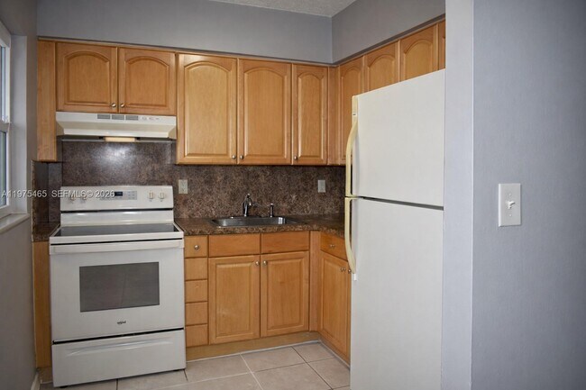 Photo - 3841 NE 3rd Ave Unit 2