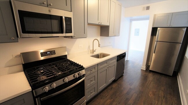 Photo - 3535 W Fullerton Ave Apartment Unit 2