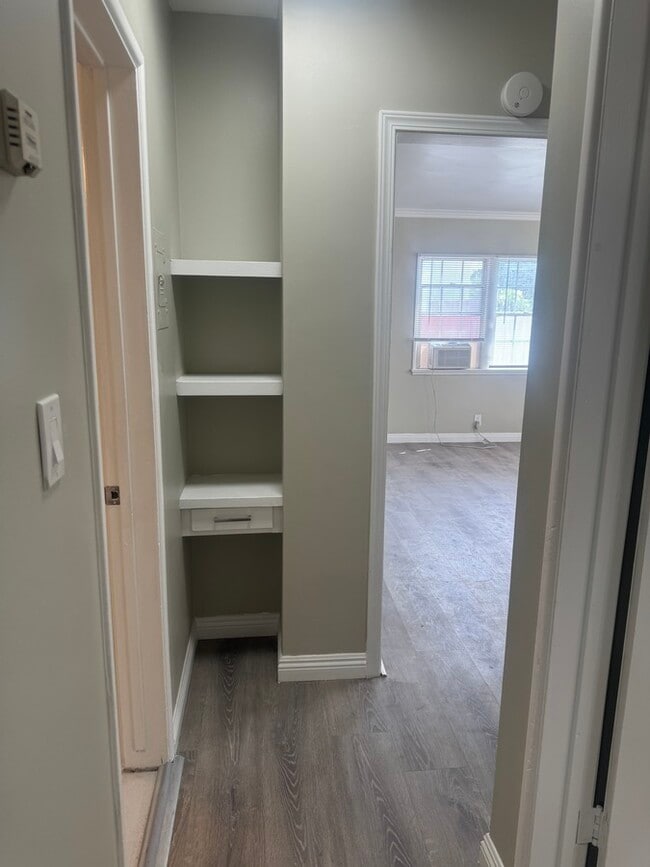 Photo - 2100 El Paseo