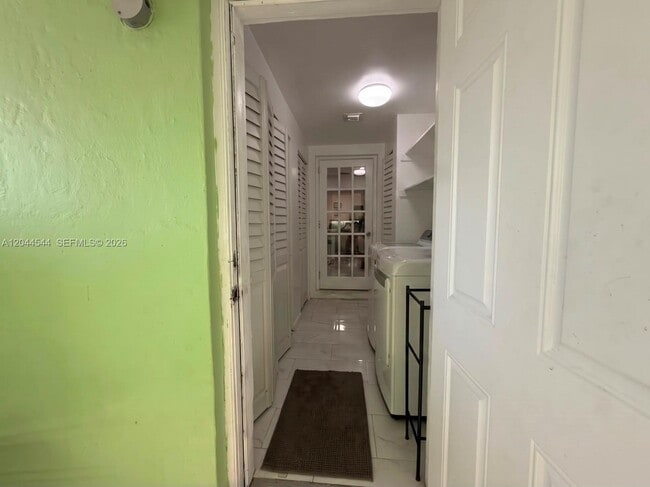 974 SE 1st St