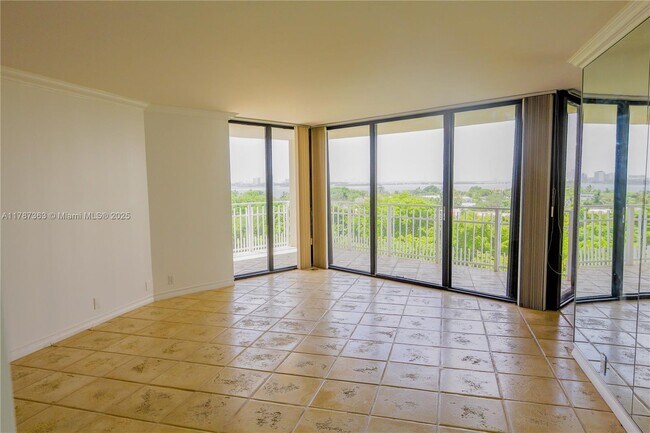 Photo - 1000 Quayside Terrace Unit 812