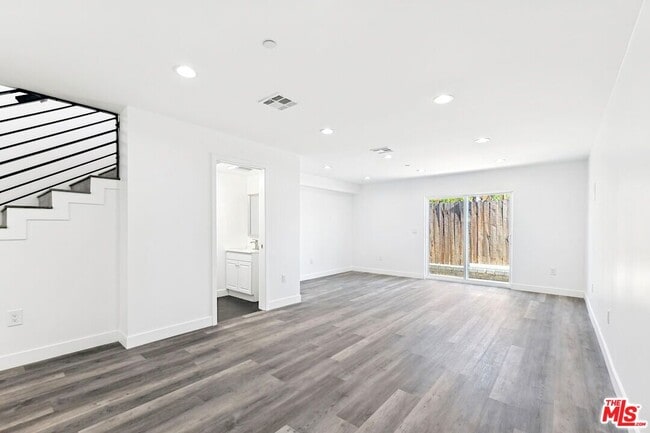 Building Photo - 17610 Sherman Way Rental