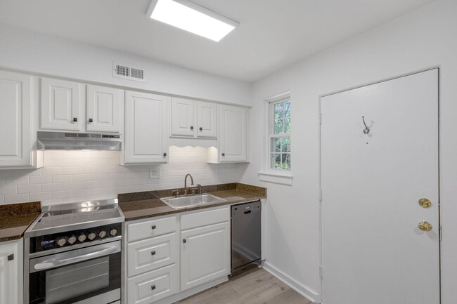31 Faris Cir