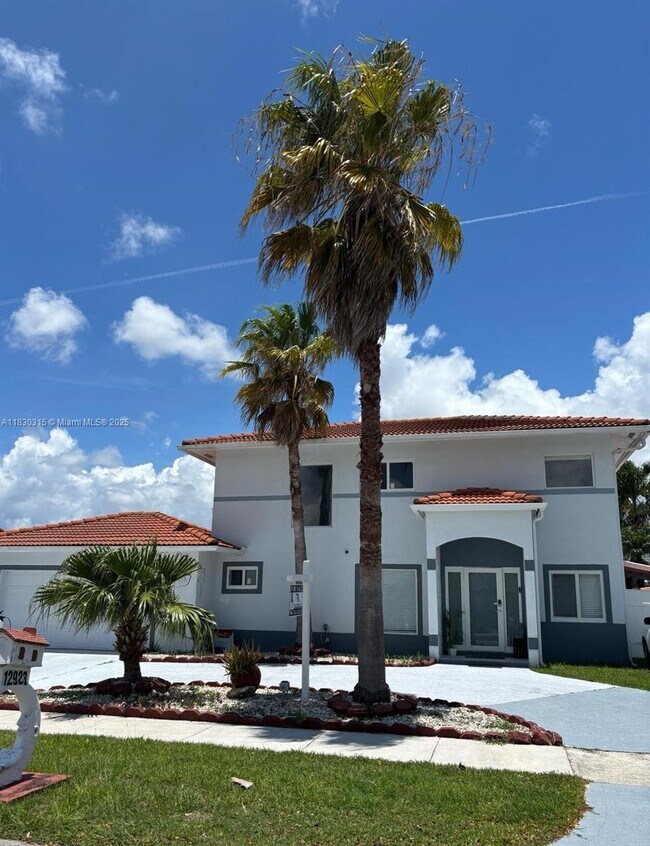 Photo - 12923 SW 207th Terrace Casa