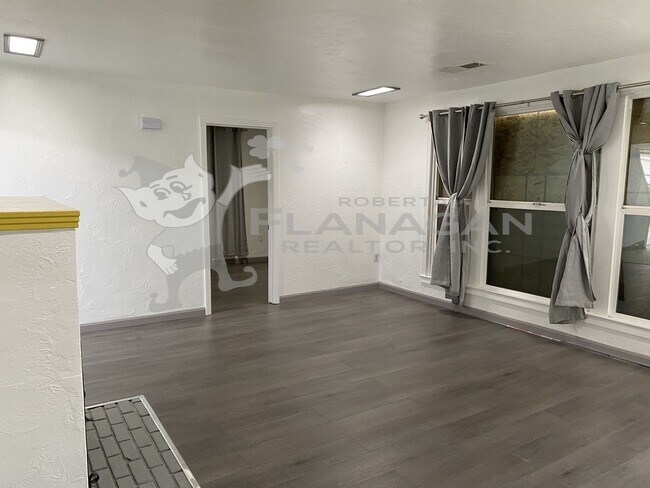 Photo - Charming 3 Bedroom/1.5 bathroom home with ...