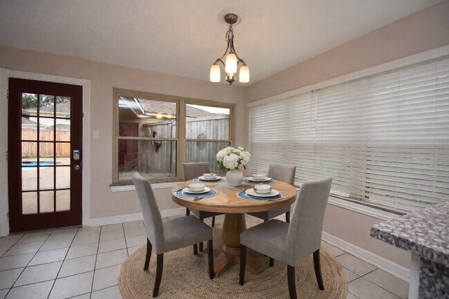 Building Photo - 21106 Park Mt Dr