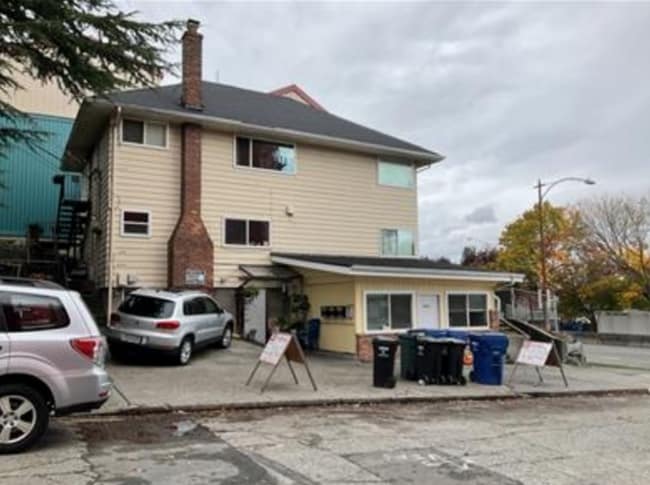 Building Photo - 4801 Aurora Ave N Unit 4801