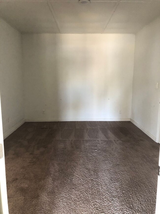 Photo - 3 bed 1 bath home in Bakersfield