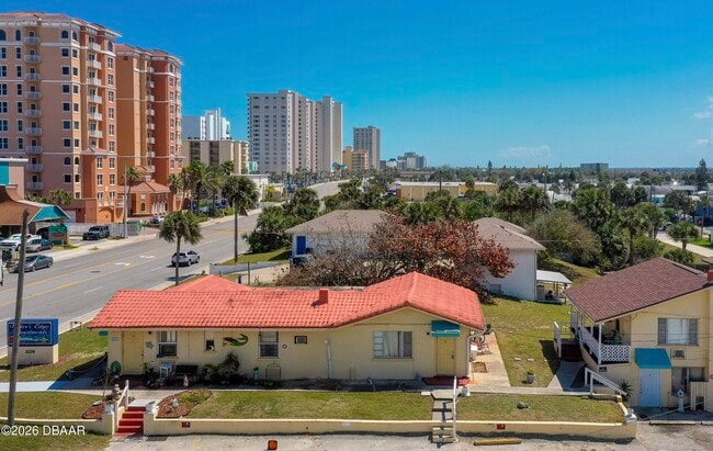 Building Photo - 3226 S Atlantic Ave Unit 2