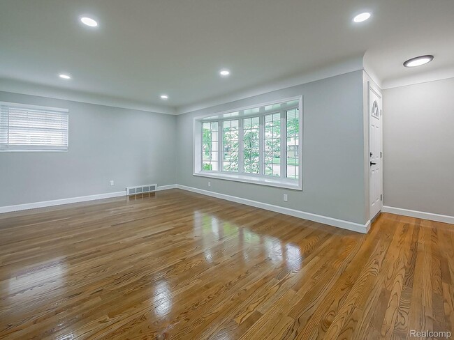 Photo - $2300 3 bed 2 bath bungalow