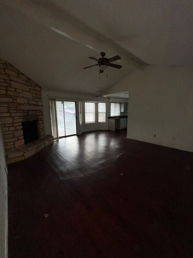 Photo - Great 3 bedroom, 2 bath available early April