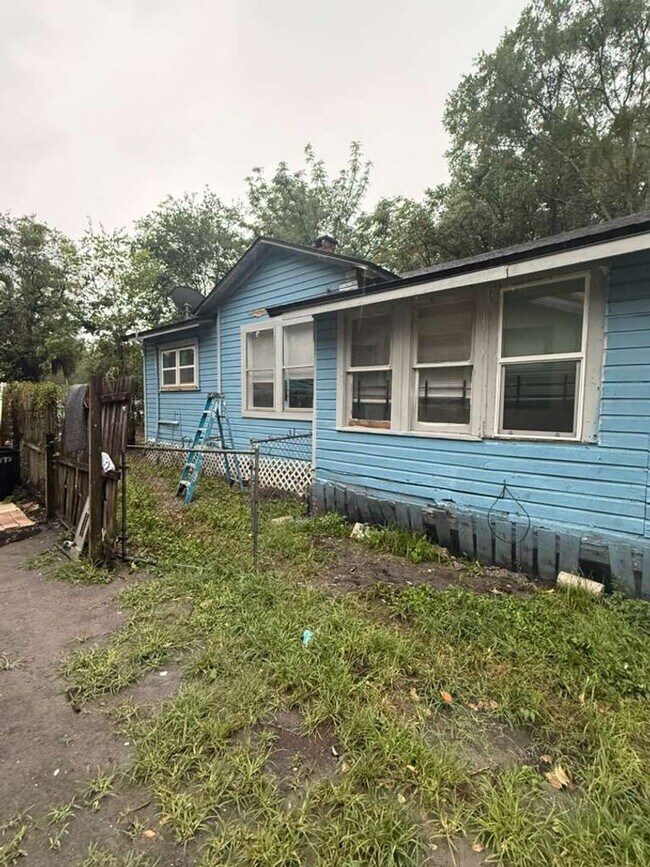 Photo - Fully Renovated 2/1-Single Family,  Available for Immediate Rent!