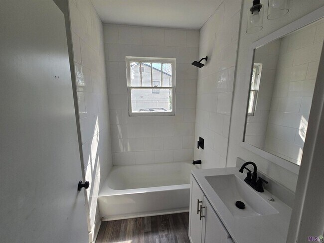 Photo - 2920 Sherwood St