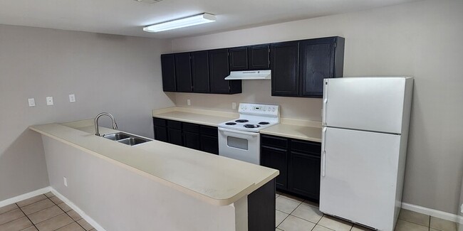 Deer Park Apartments - 1407 - Deer Park Apartments - 1407 Unit A