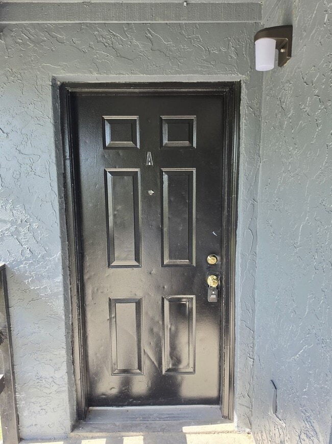 Photo - 2526 S Oak Ave Unit A