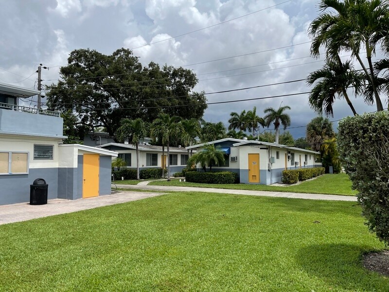 Photo - 1642 NE 127th St Unidad 424