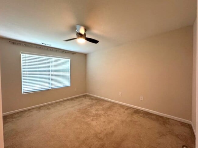 Photo - ~~~~~~~~ Park Place Townhomes ~~~~~~~ Pretty 3 bedroom 2.5 bath unit~~~~~