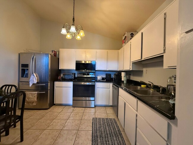 Photo - 2130 W Camino St