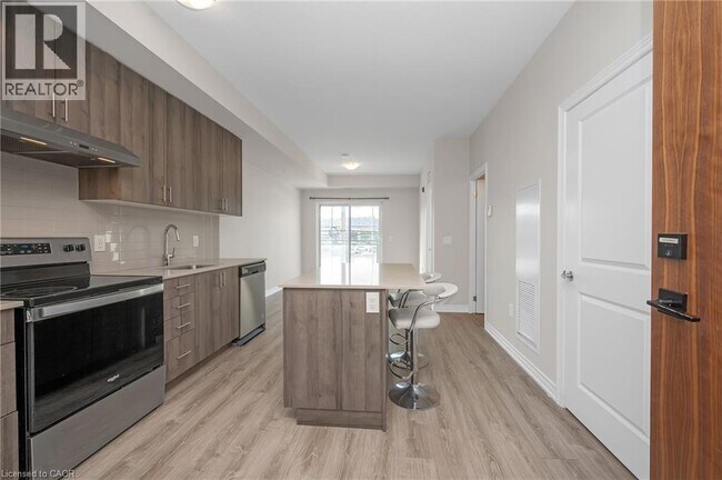 Photo - 121 Hwy 8 Unité 212