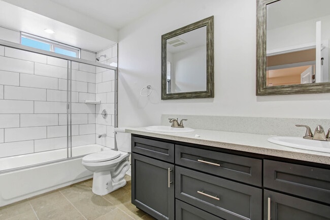 Photo - 2437 Malabar St Unidad A