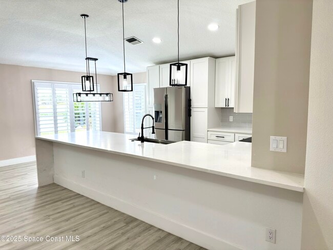 Photo - 210 Wickham Lakes Dr